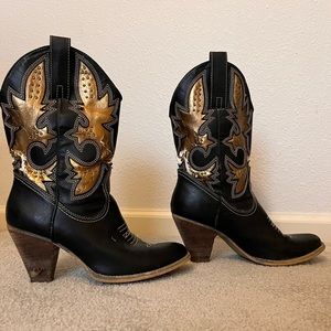 Womens Black and gold cowboy boots with white stitching